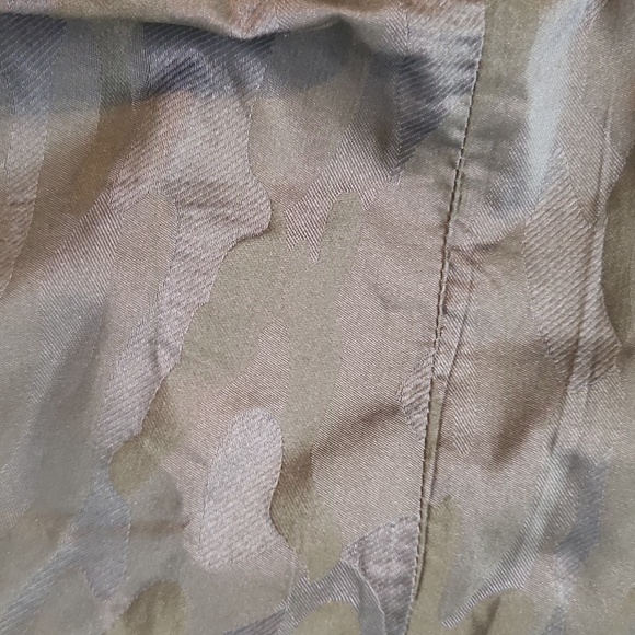 Banana Republic Skirt. Navy Blue & Black Camo Print. Size 00P - Picture 2 of 5